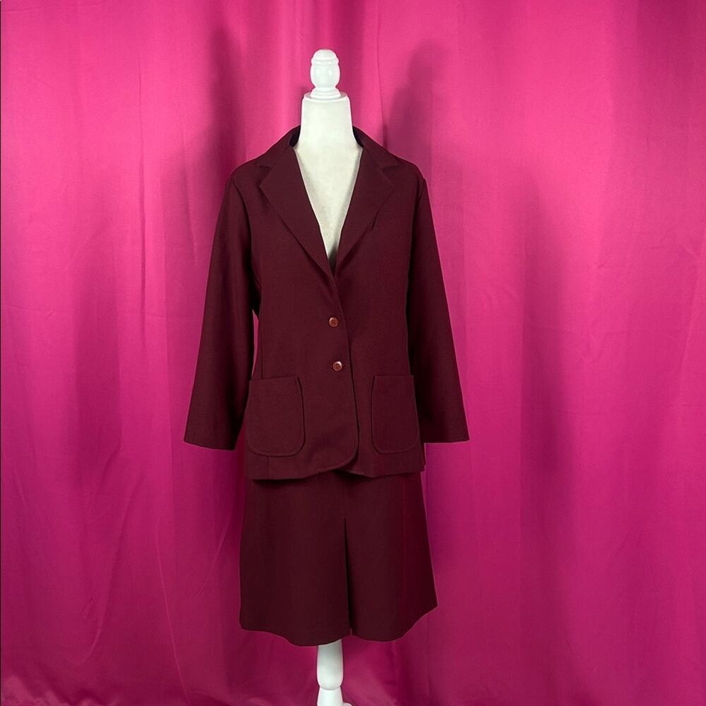Vintage 70s rrrruss 2 piece Plum skirt suit, size‎ Large